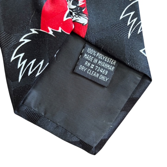 Looney Tunes Mania 90s Pepe Le Pew‎ Skunk Valentine’s Neck Tie - Picture 5 of 6